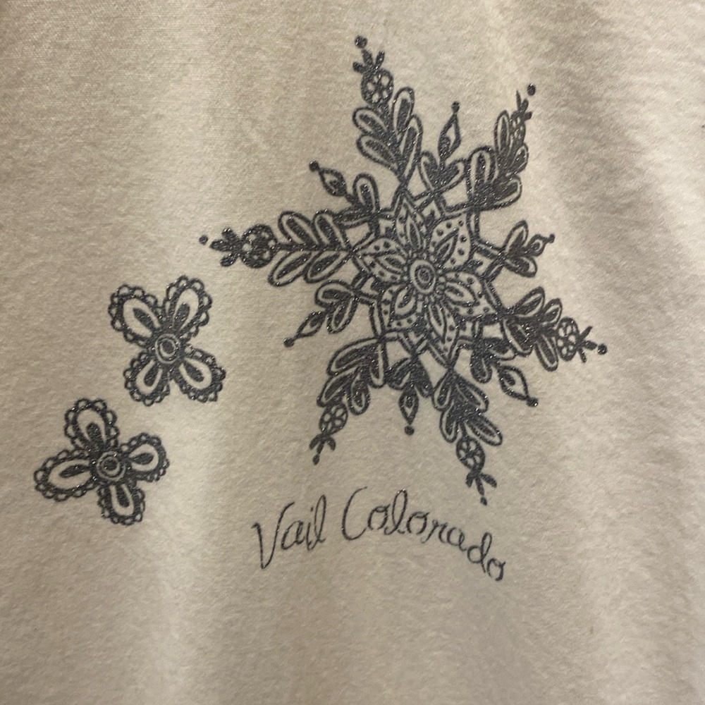 Crazy Shirts Ladies Cotton Pullover. White w/Silver Snowflakes from Vail, CO - Picture 3 of 8